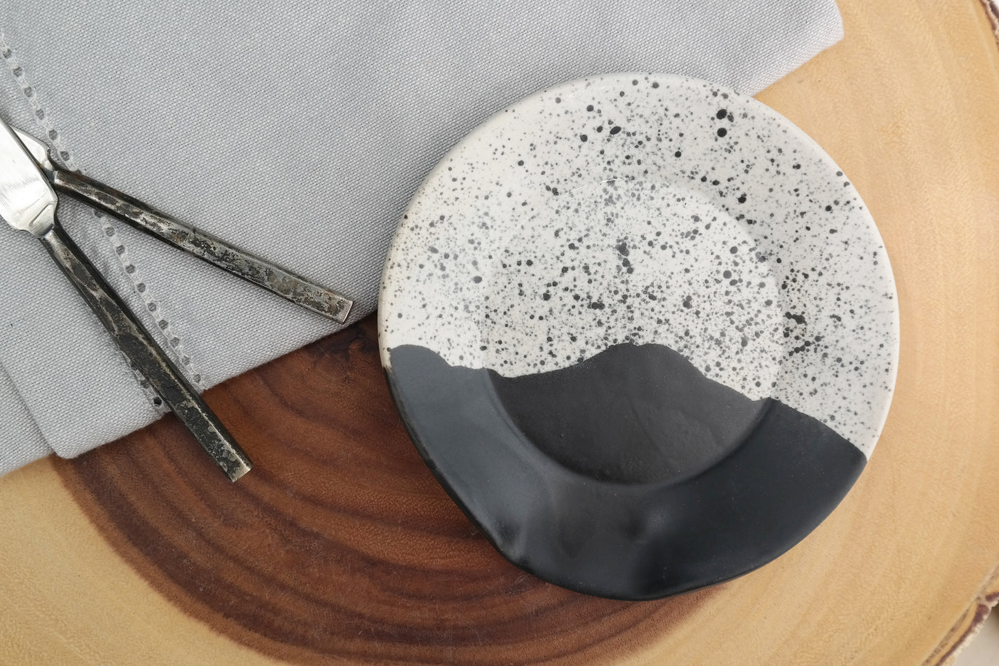 High Peaks Ceramic Spoon Rest - Black + White