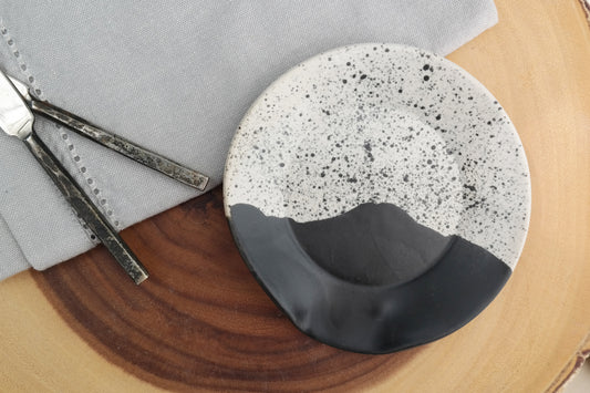 High Peaks Ceramic Spoon Rest - Black + White