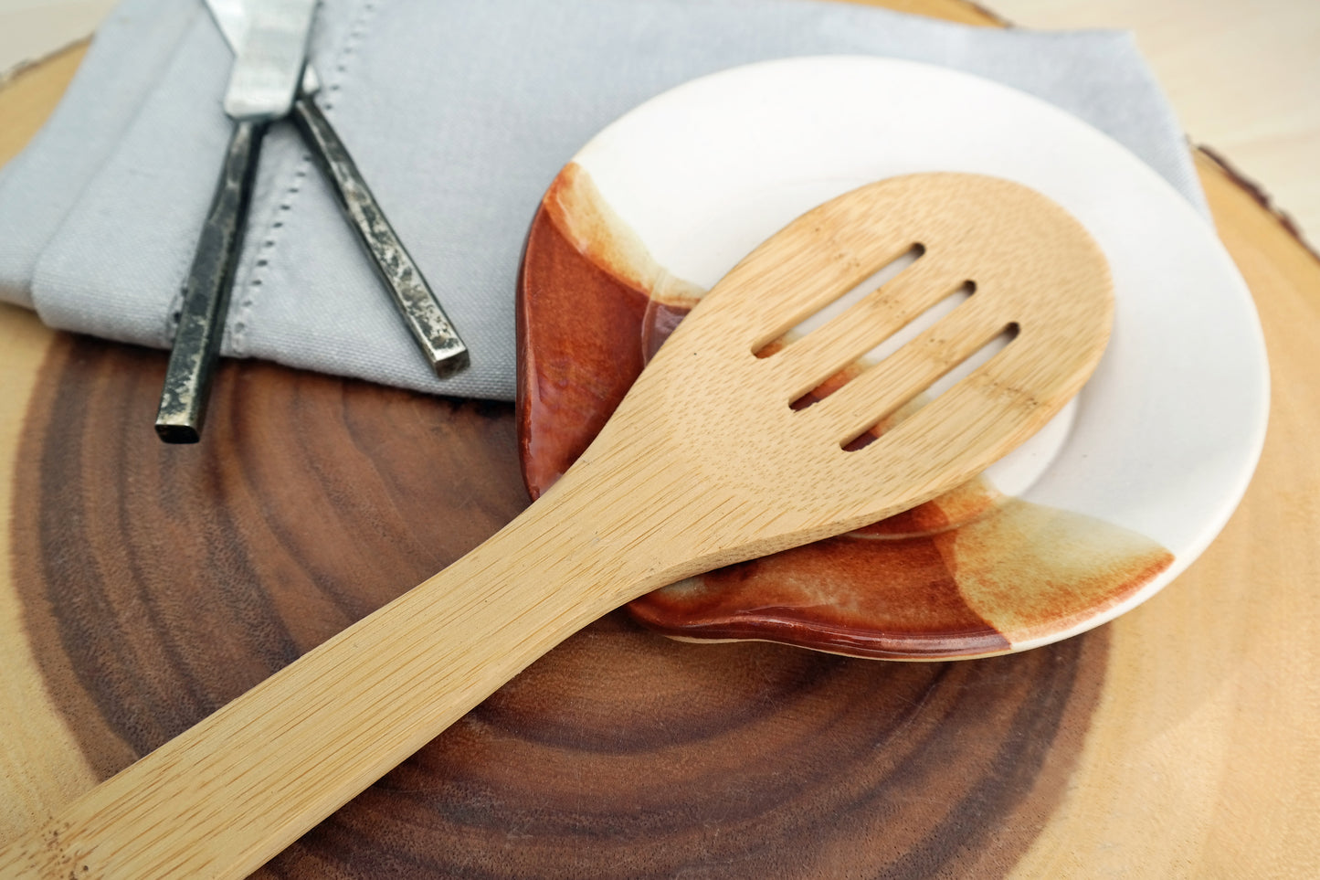 High Peaks Ceramic Spoon Rest - Brown + White